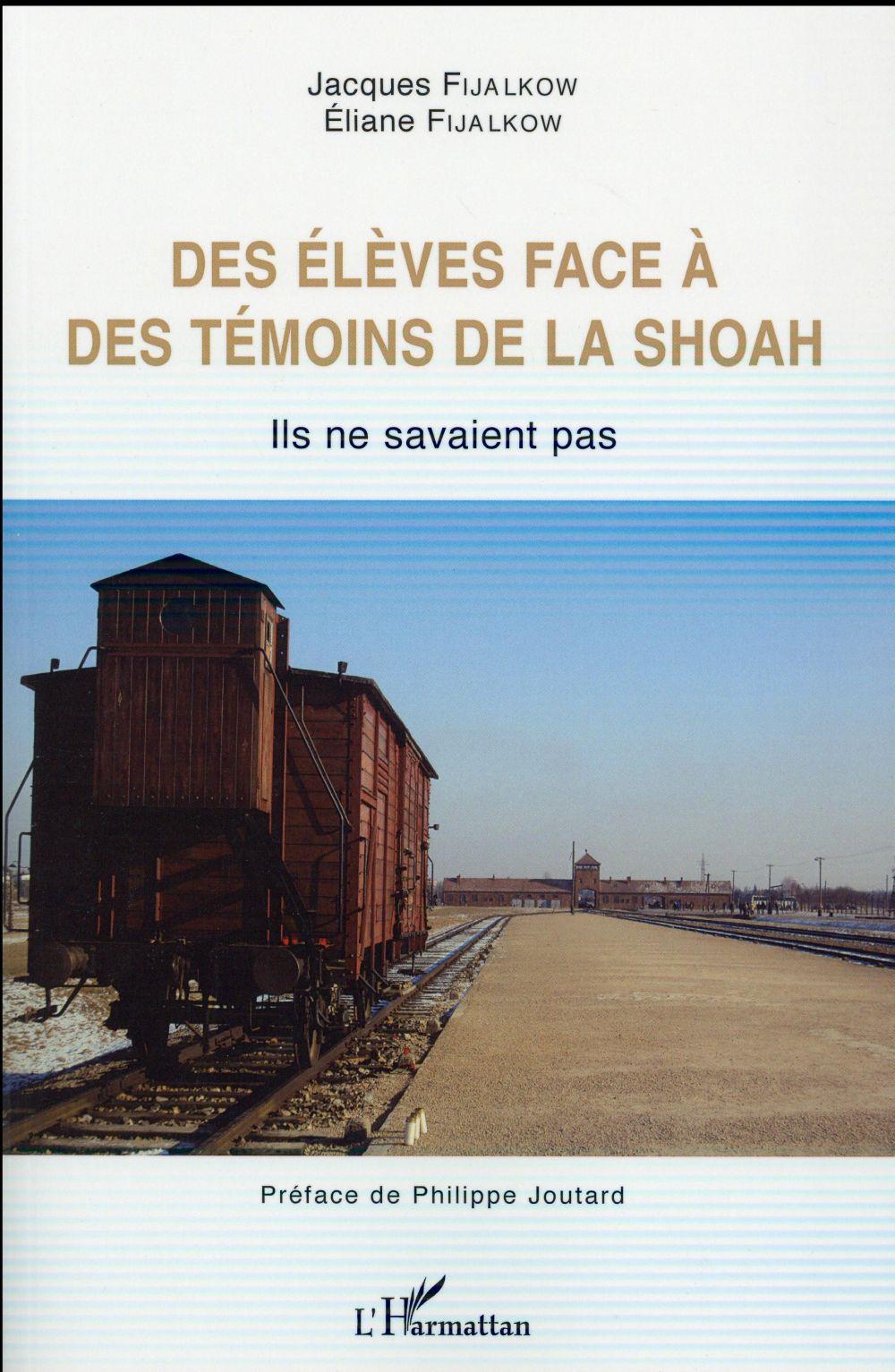 Des élèves face à des témoins de la Shoah ; ils ne savaient pas